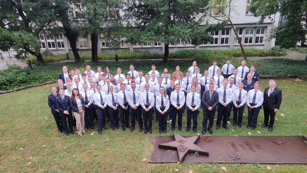 POL-NE: 53 neue Polizistinnen und Polizisten im Einsatz für die Sicherheit im Kreis