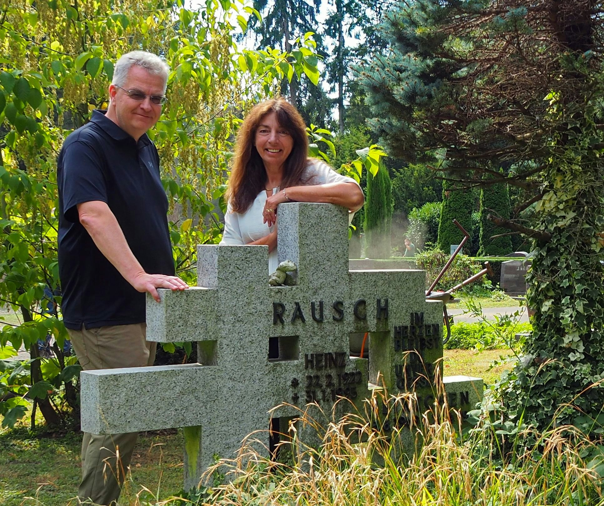 Verlassene Gräber: Lesung und Führung auf dem Südfriedhof in Zollstock