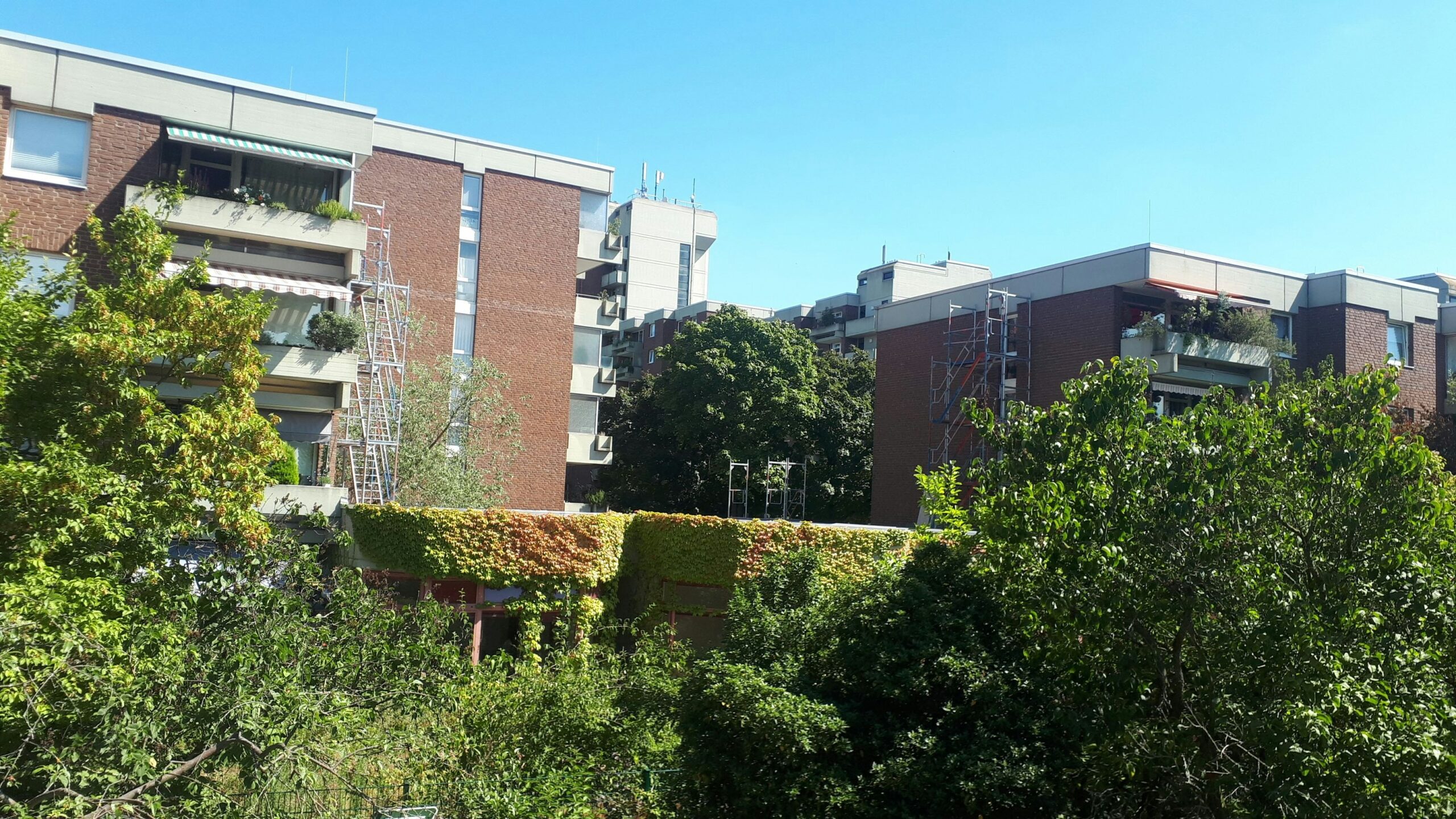 Lückenschluss: Nachbarn fürchten Neubau in Weidenpescher Hochhaus-Ensemble