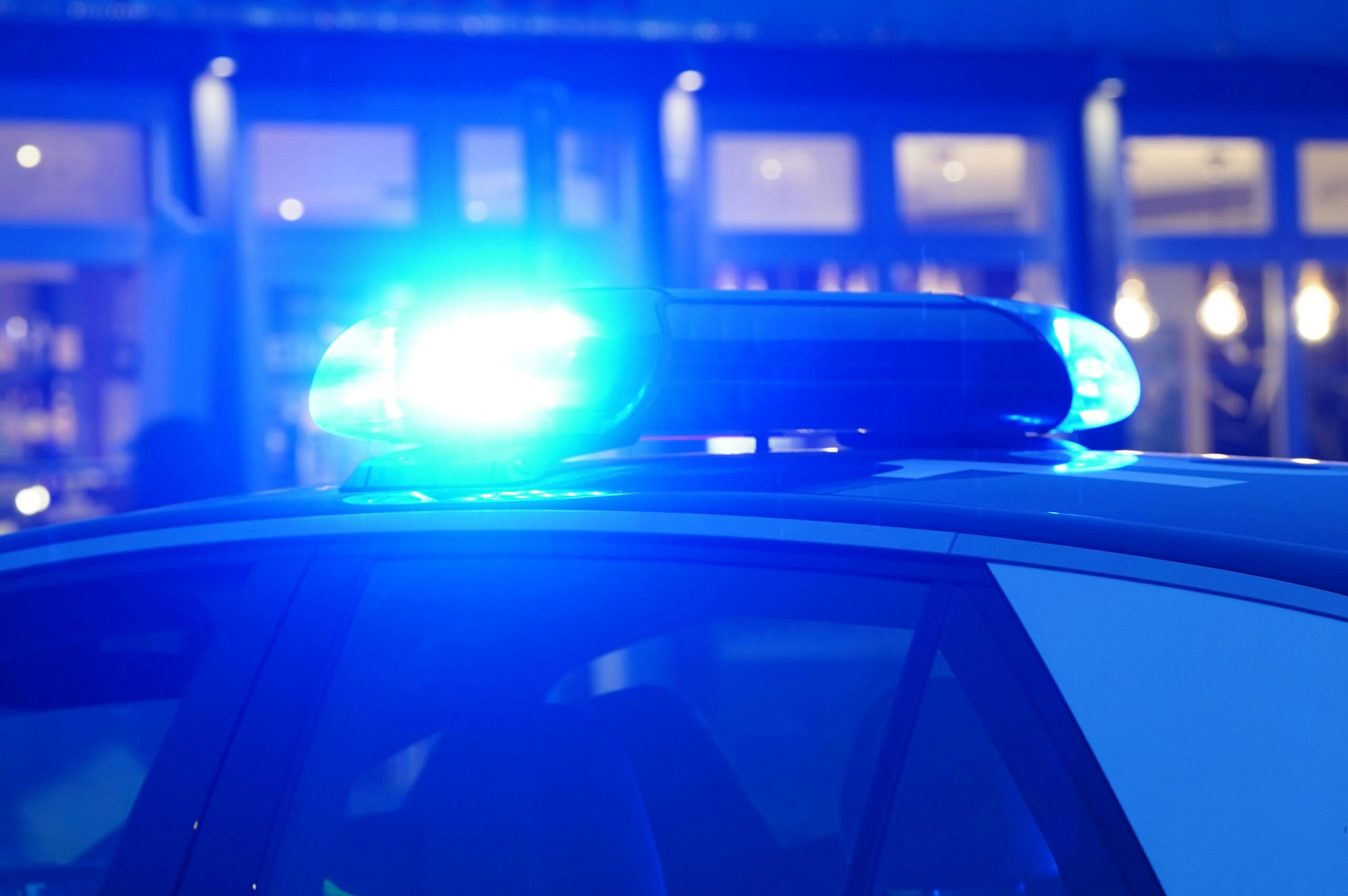Köln-Sülz: Unbekannte bohren sich durch Arztpraxis-Wand zu Geldautomat