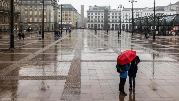 Sommer ade: Gewitter und Regen ziehen über Hamburg