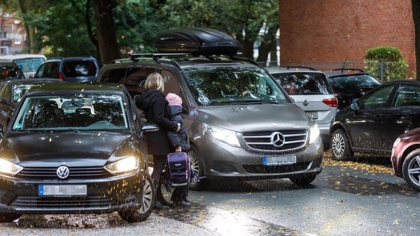Papi, fahr schon mal den Wagen vor! Das Problem mit den Elterntaxis