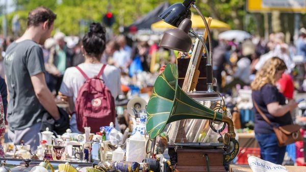 Anwohner des Sternwartenviertels laden zum Straßenflohmarkt ein