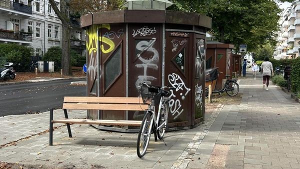 „Schildbürgerstreich“: Zehn neue Bänke – und kaum jemand setzt sich