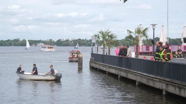 Mann stirbt in der Alster – wieder ein tragischer Badeunfall?