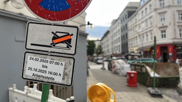 Baustelle mitten in Ottensen: Schilder-Panne sorgt für Verwirrung