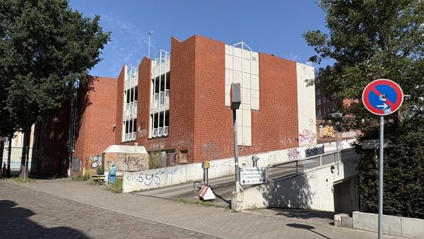 Mietwohnungen statt „Gruselparkhaus“: Wann startet der Bau?