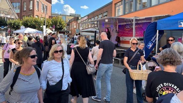 Beste Stimmung und Hunderte Besucher beim zweiten Straßenfest