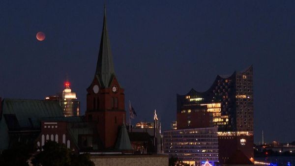 Blutmond über Hamburg – „für ein Foto reicht es“