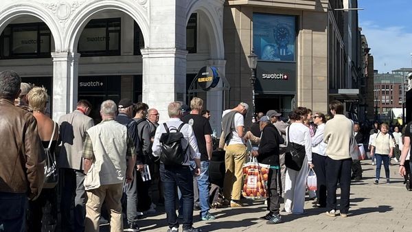 Nach Blutmond über Hamburg: Uhren-Fans belagern Laden in der City