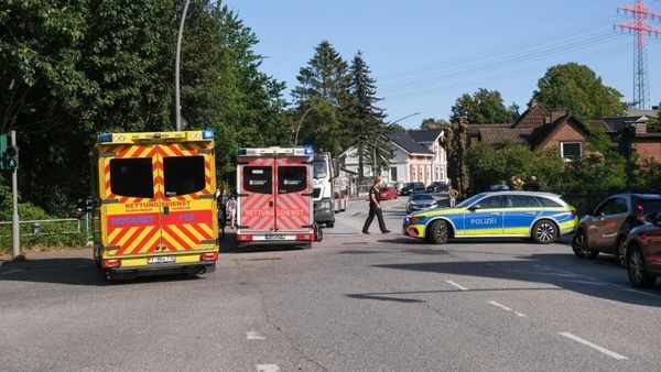 Autofahrerin fährt in Passantin – doch wer hat Schuld?