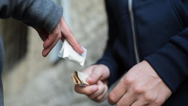 Gemeinsamer Kokain-Lieferdienst: Junges Ehepaar landet vor Gericht