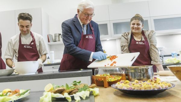 Kochen, zuhören, reden: Bundespräsident Steinmeier in Bergedorf