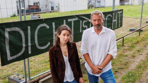 Kinder ausgesperrt: Streit um Neubau im Hinterhof eskaliert