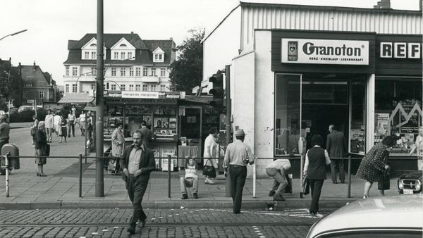 Zeit des Aufbruchs: Seltene Harburg-Fotos jetzt im alten Karstadt-Haus