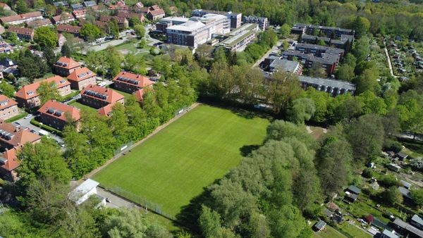 Sportplatz oder Klinik-Erweiterung? Entscheidung rückt näher