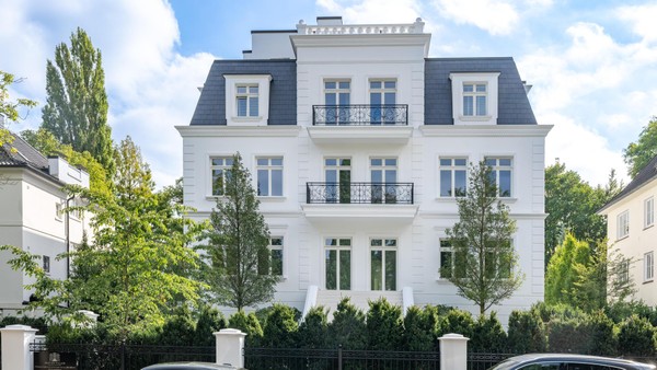 Neubau an Alster: Von der Schmuddel-Villa zum modernen Luxustempel
