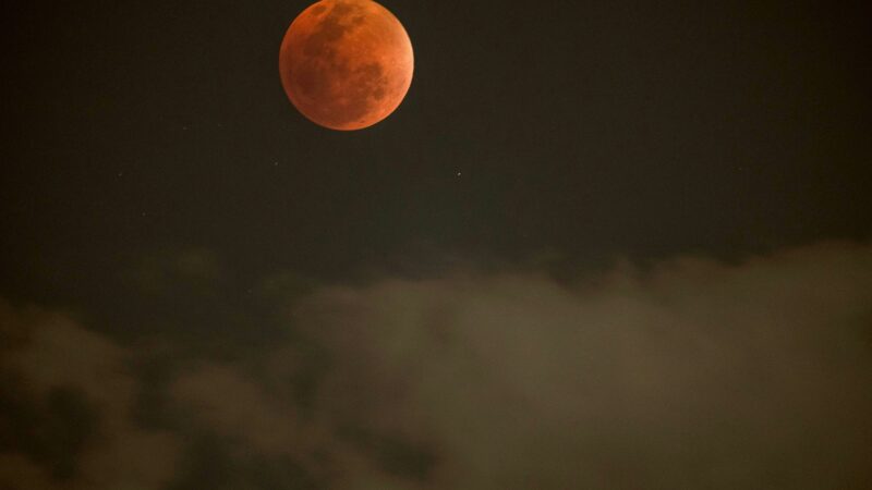 Himmelsspektakel über NRW: So lief die totale Mondfinsternis in Köln