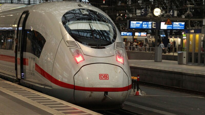 Nach Sperrung: Kölner Hauptbahnhof wieder freigegeben – Verzögerungen im Bahnverkehr dauern an