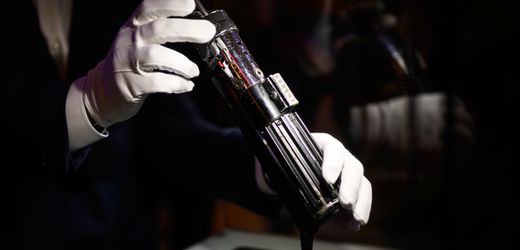 »Star Wars«: Darth Vaders Lichtschwert für 3,6 Millionen Dollar versteigert