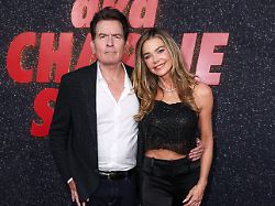 Ex-Eheleute Arm in Arm: Charlie Sheen und Denise Richards legen seltenen Auftritt hin
