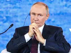 Überraschende Andeutung von Fico: Putin angeblich an Treffen mit Selenskyj außerhalb Moskaus „interessiert“