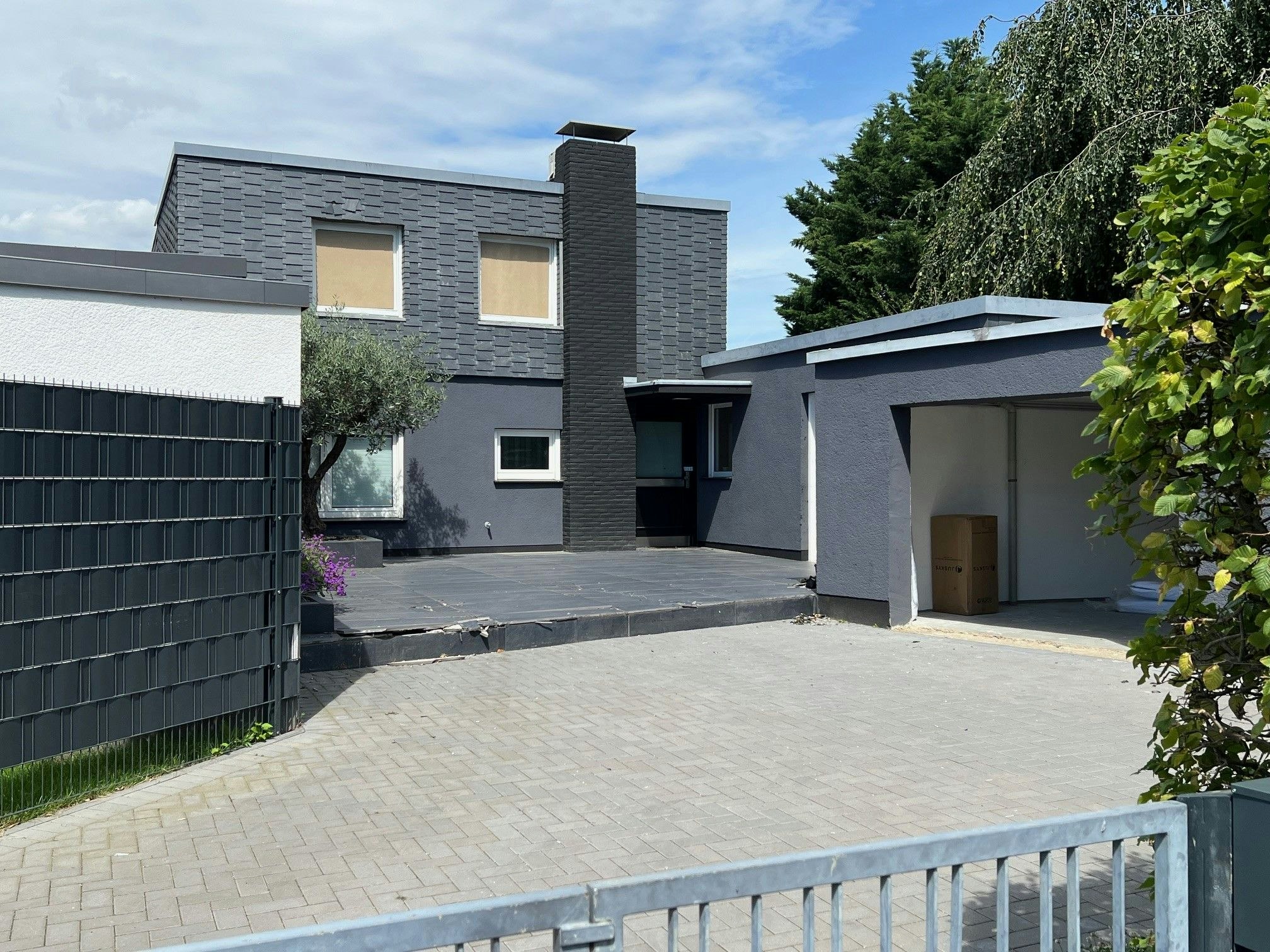 Geiselnahme im Wohnviertel: Jetzt äußert sich der Mieter der Villa in Rodenkirchen