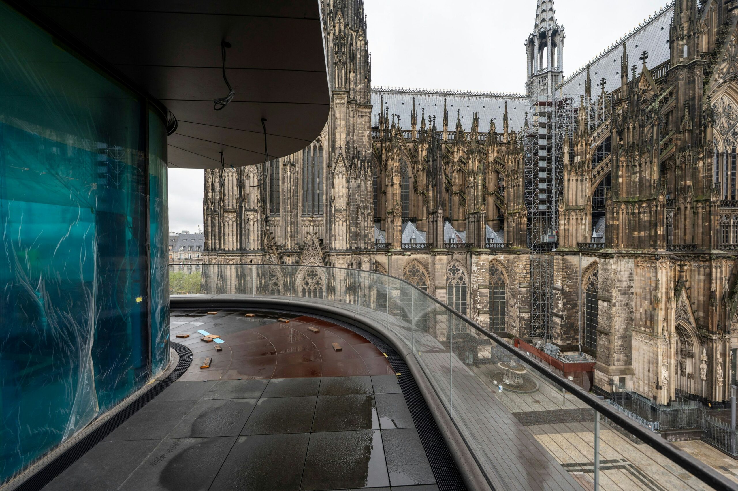 Eröffnung im nächsten Jahr: „Die letzte Steckdose dauert am längsten“ – Einblicke ins neue Kölner Dom-Hotel