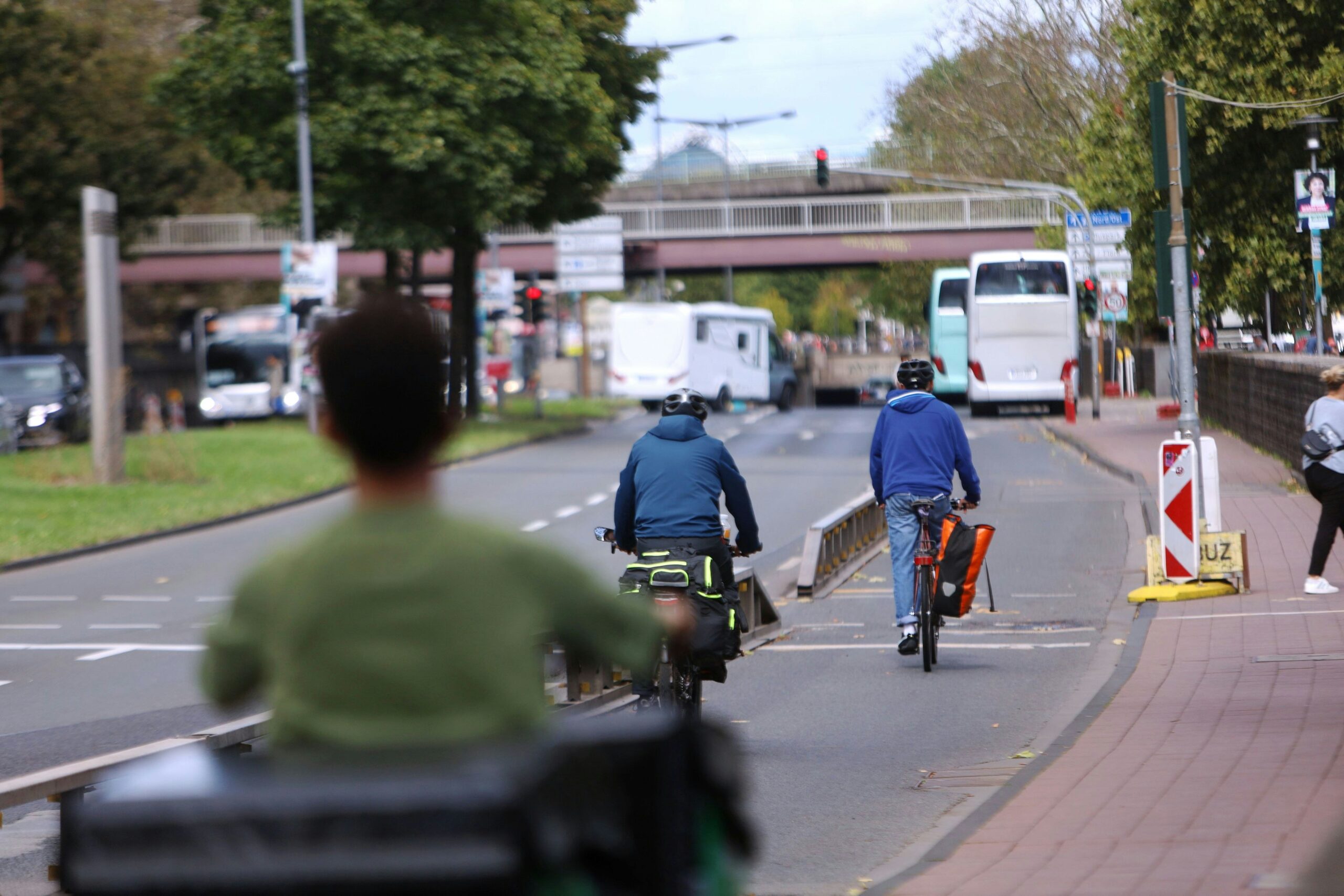 Kritik an Kostenaufstellung: Stadt Köln will Autospur auf Hauptverkehrsachse zu Radweg umbauen