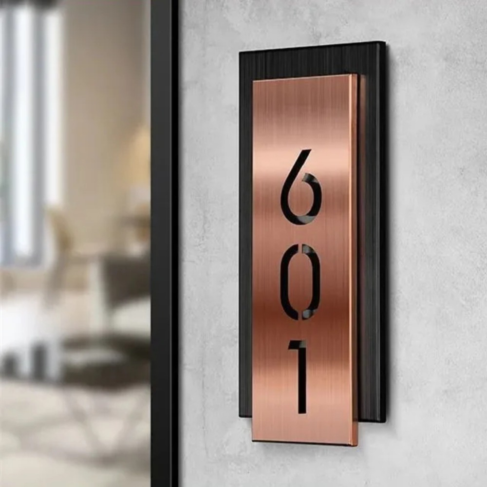 Personalisierte Hausnummer-Vertikal-Kupfer-Modern-33cm