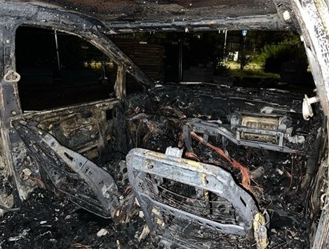 POL-ME: Ford Galaxy brennt vollständig aus: Polizei bittet um Hinweise – 2509036