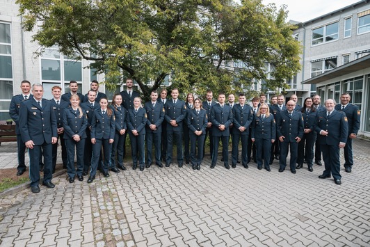 POL-MFR: (858) Das Polizeipräsidium Mittelfranken begrüßt seine neuen Beamtinnen und Beamten