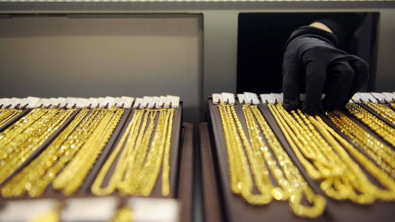 Antanzen, dann abreißen: Zahlreiche Diebstähle und Festnahmen in Nürnberg – Fokus auf Goldketten