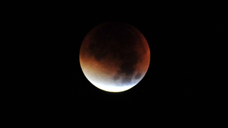 Glutrote Mondfinsternis: Spektakuläres Himmelsereignis steht noch diese Woche in Franken an
