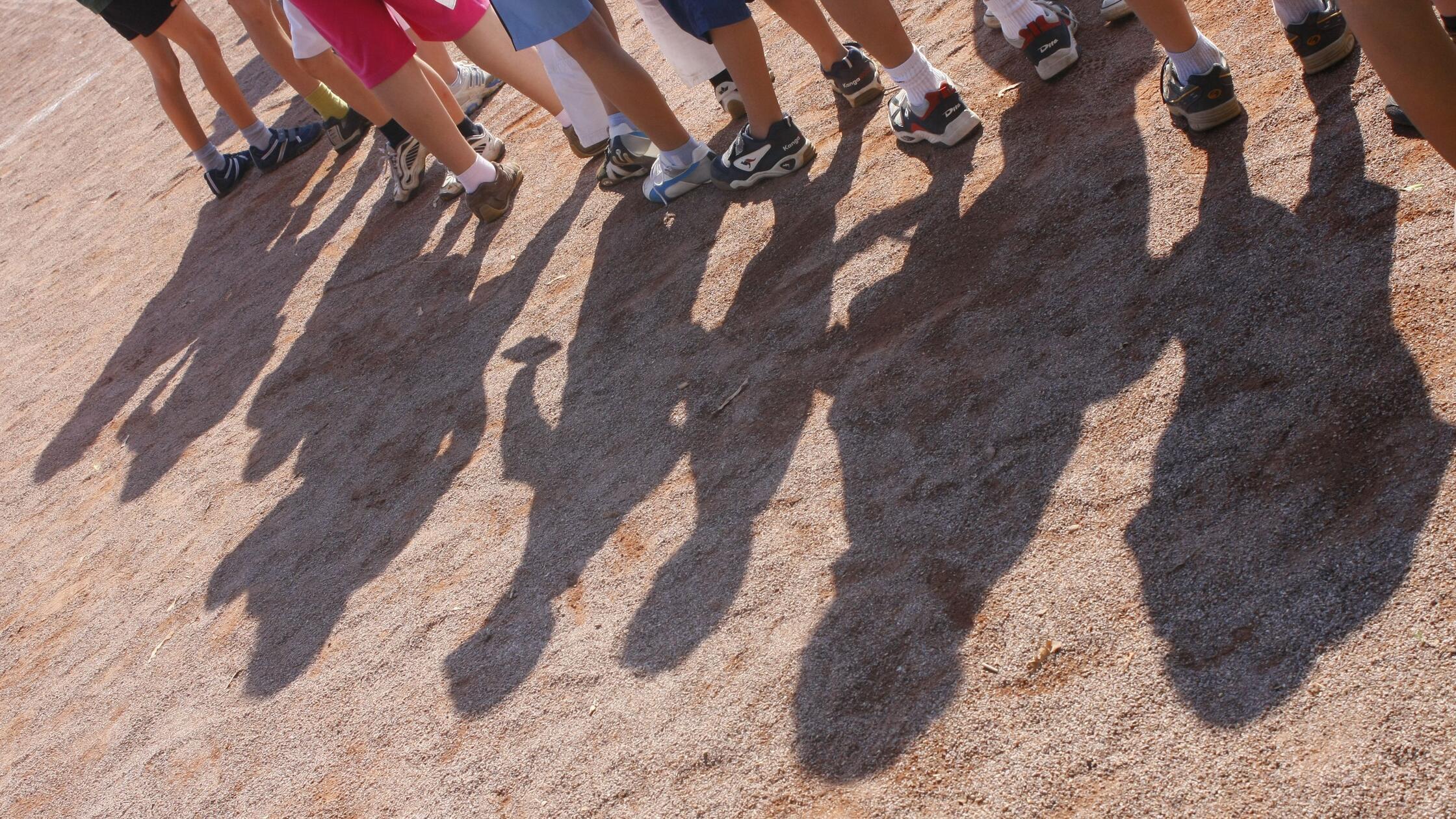 Verdächtiger Vorfall in Franken: Mann spricht spielende Kinder an – Polizei sucht Zeugen