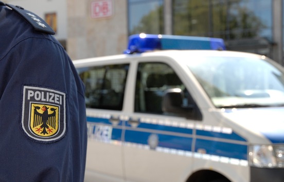 Bundespolizeidirektion München: Libyern und Chinesen die Einreise verweigert / Bundespolizei ermittelt wegen offenkundigen Einschleusens von zwei Migrantengruppen