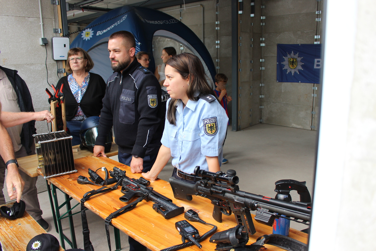 Tag der offenen Tür im neuen Bundespolizeirevier Kandel: Hunderte Besucher strömten in die neuen Räumlichkeiten