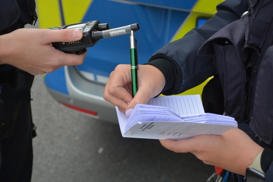 POL-ME: Mülleimer im Stadtpark angezündet – Polizei bittet um Hinweise – 2509031