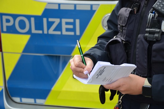 POL-ME: Kollision im Kreisverkehr: Rollerfahrer schwer verletzt – 2509013