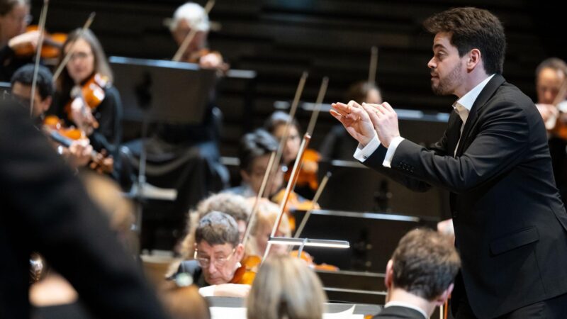 Festival lädt Philharmoniker mit Dirigent aus Israel aus