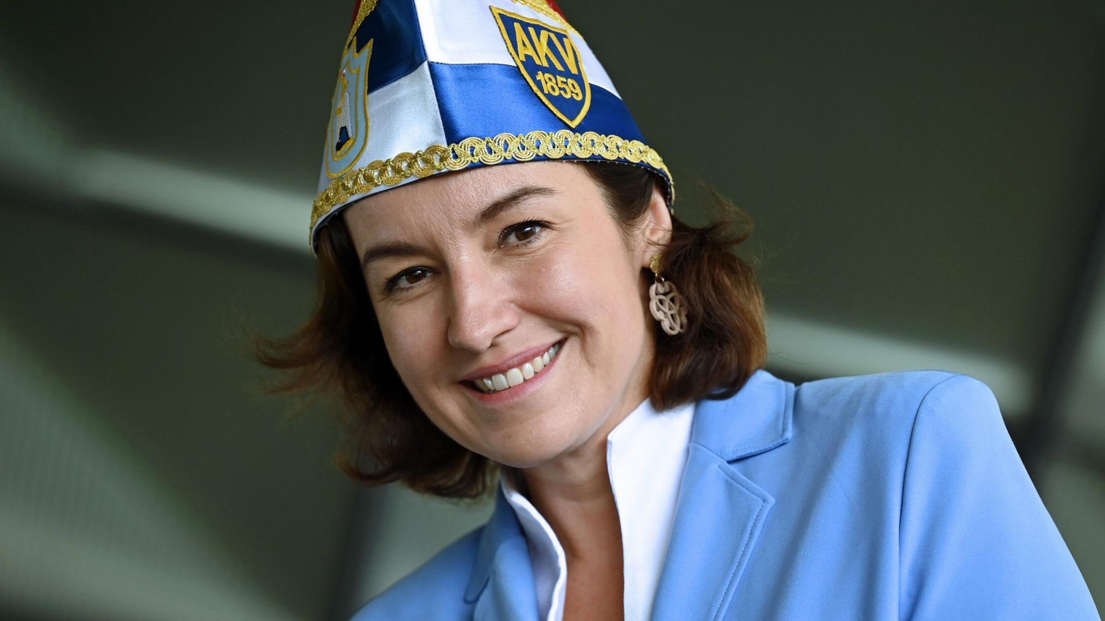 Dorothee Bär wird Ordensritterin wider den tierischen Ernst