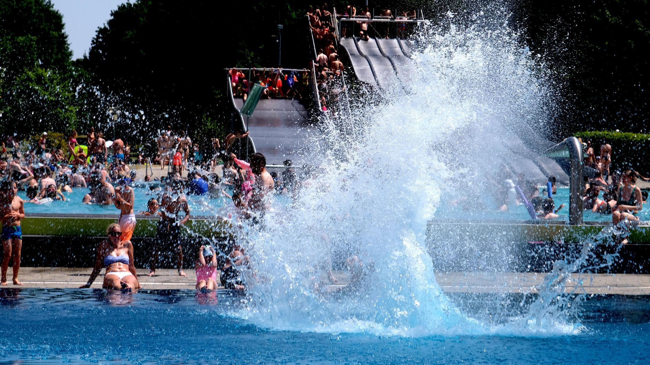 Ende der Freibad-Saison 2025 in Nürnberg? So lange haben Westbad und Co. noch geöffnet