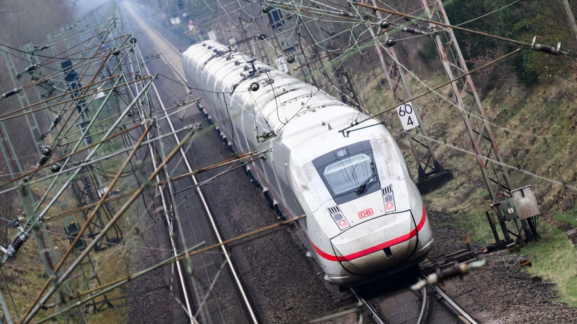 ICE bleibt im Landkreis Harburg liegen