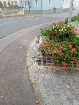POL-PDWIL: Verkehrsunfallflucht