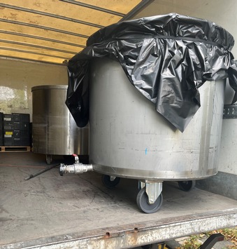 POL-HA: Verstoß gegen die Ladungssicherung – Drei schwere Silos rollen über Ladefläche eines fahrenden LKW