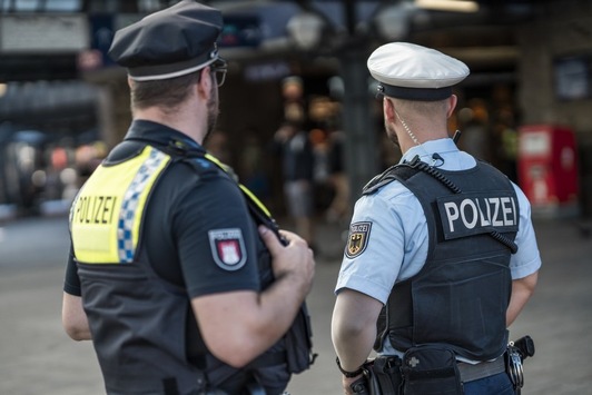 BPOL-HH: Gemeinsame Pressemitteilung der Bundespolizei und der Landespolizei Hamburg zur Gewaltprävention und zur Kontrolle des Waffenverbots im ÖPNV-