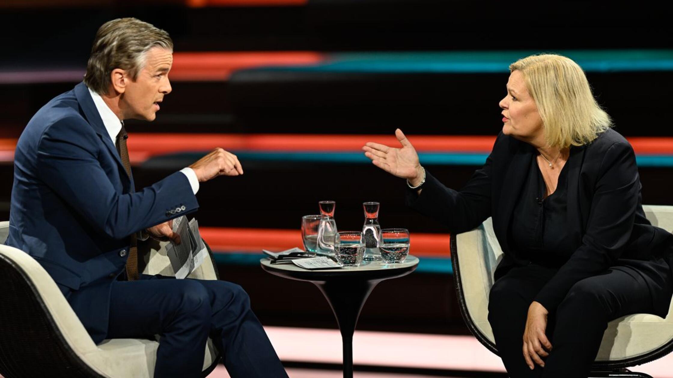 Braucht „Antworten und nicht Fragen“: Lanz liefert sich mit Nancy Faeser Schlagabtausch