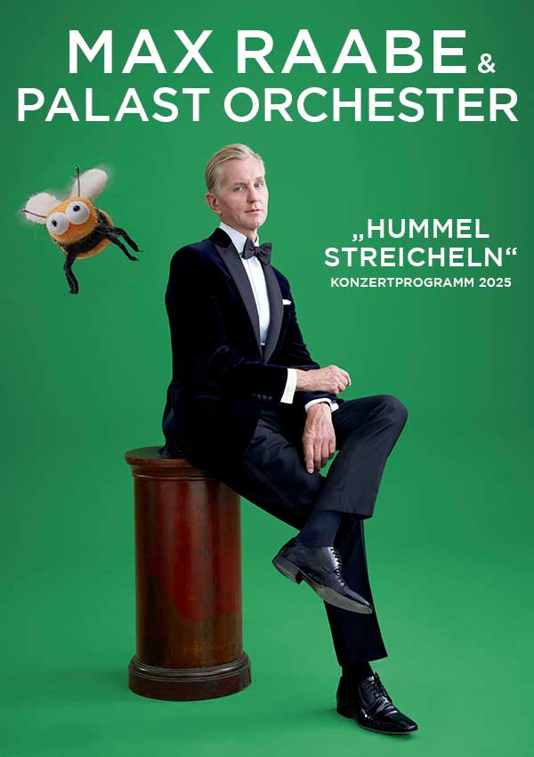 Max Raabe am Mikrofon