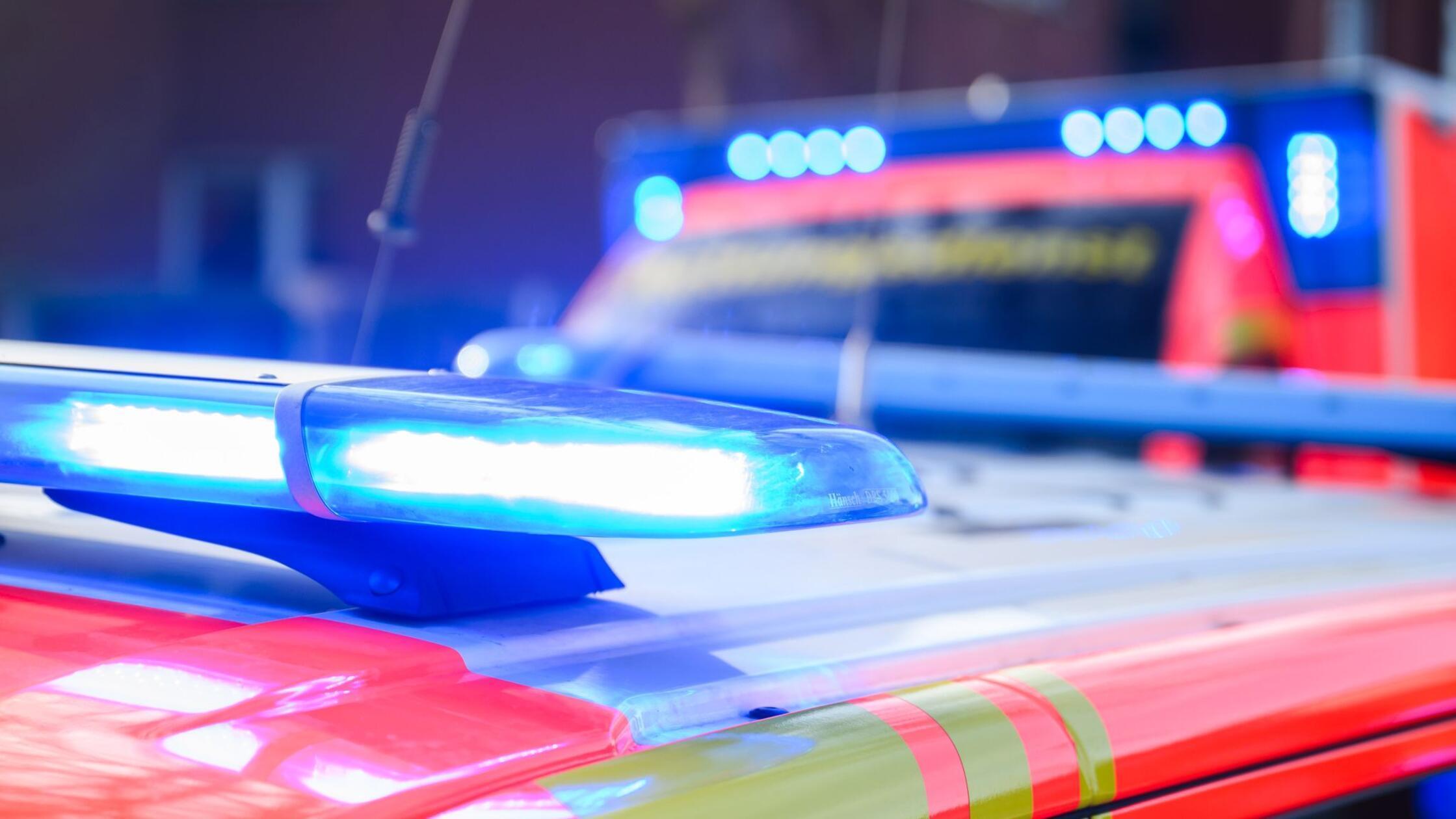 Motorradfahrer kommt von Straße ab und verunglückt tödlich