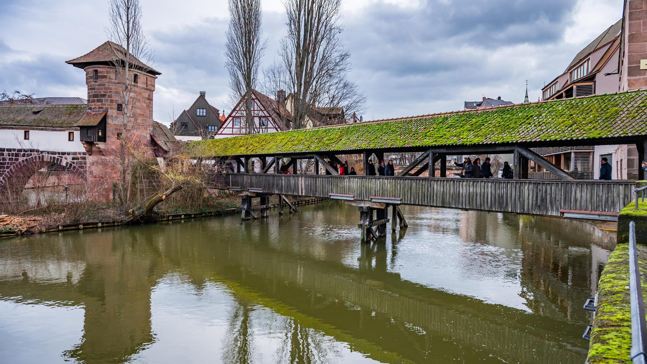 Fotomotiv und echtes Wahrzeichen in Nürnberg gesperrt: Historische Holzbrücke wird saniert